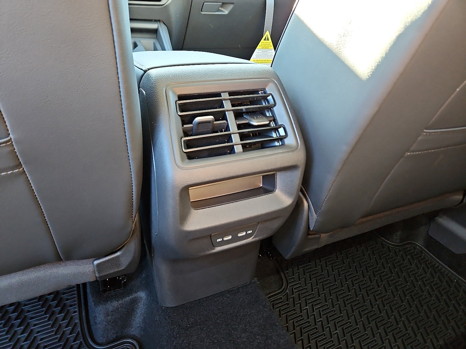 New 2026 Volkswagen Tiguan SE image 10