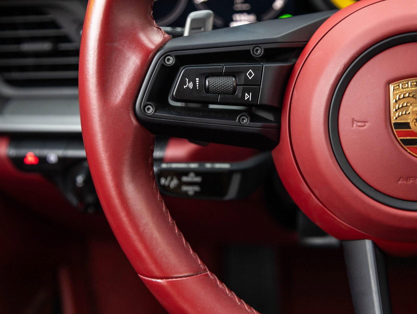 Used 2023 Porsche 911 Carrera image 15