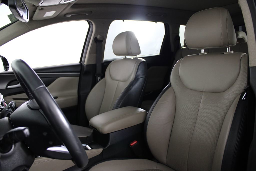 Used 2019 Hyundai Santa Fe FWD image 18
