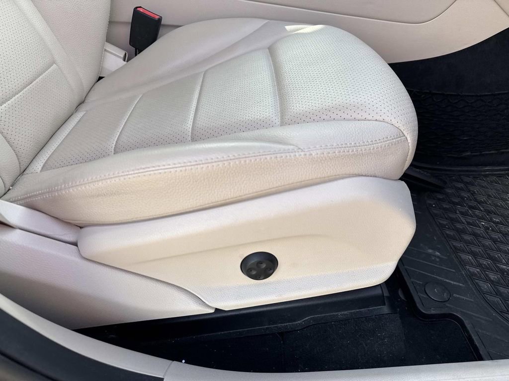 Used 2017 Mercedes-Benz GLC 300 image 13