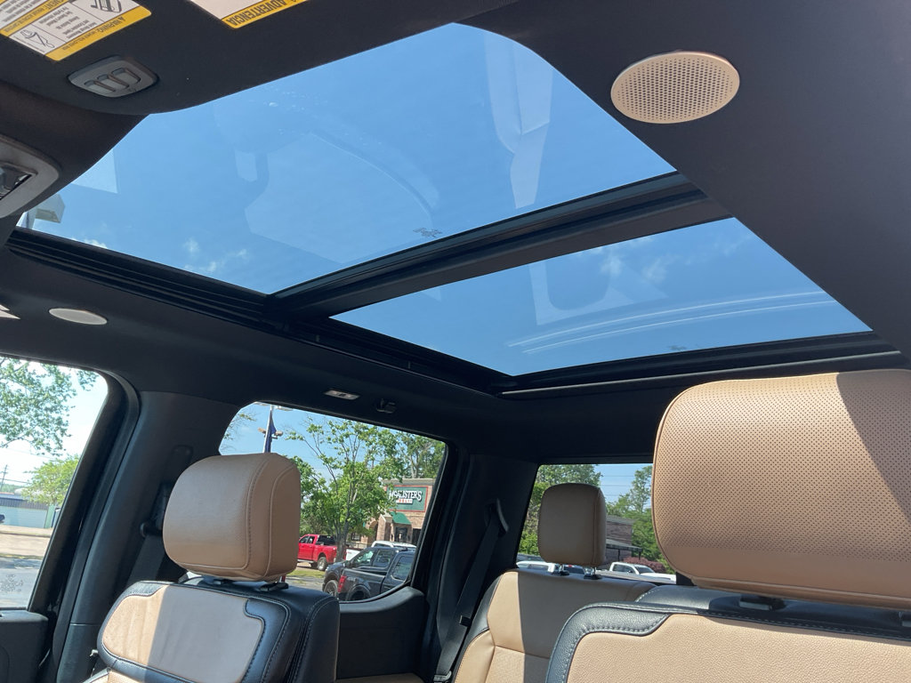 Used 2023 Ford F350 Lariat w/ Lariat Ultimate Package AWD/4WD image 18