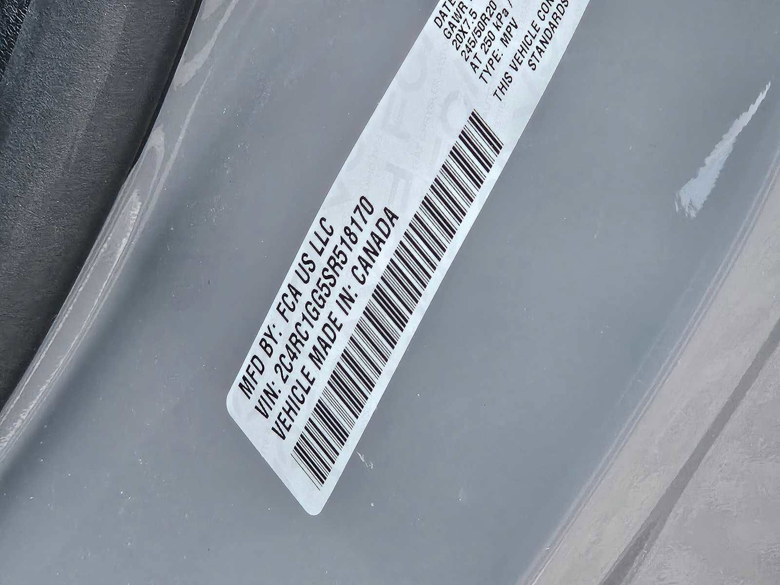 Used 2025 Chrysler Pacifica Limited image 25