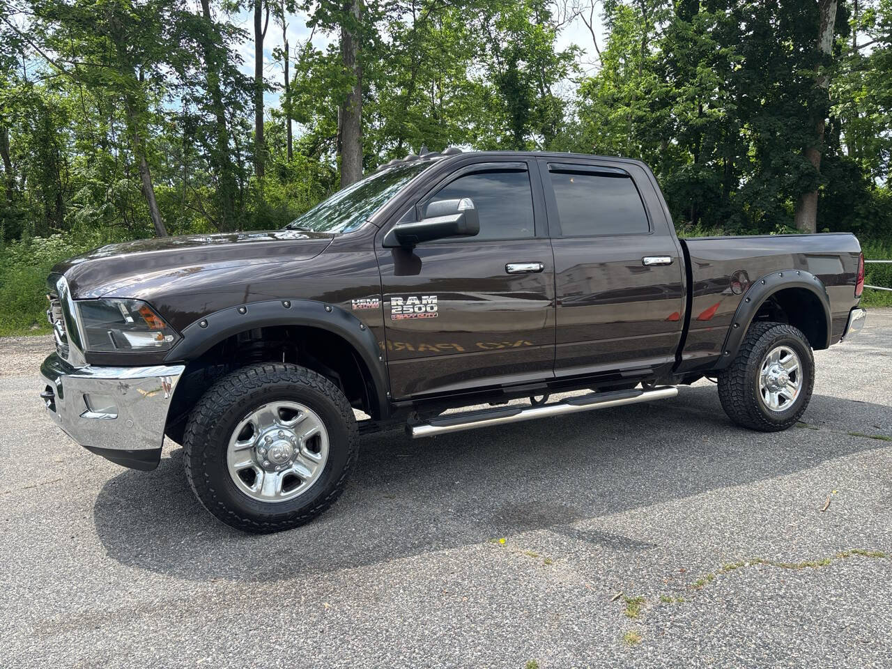 Used 2017 RAM 2500 SLT w/ Snow Chief Group AWD/4WD image 3