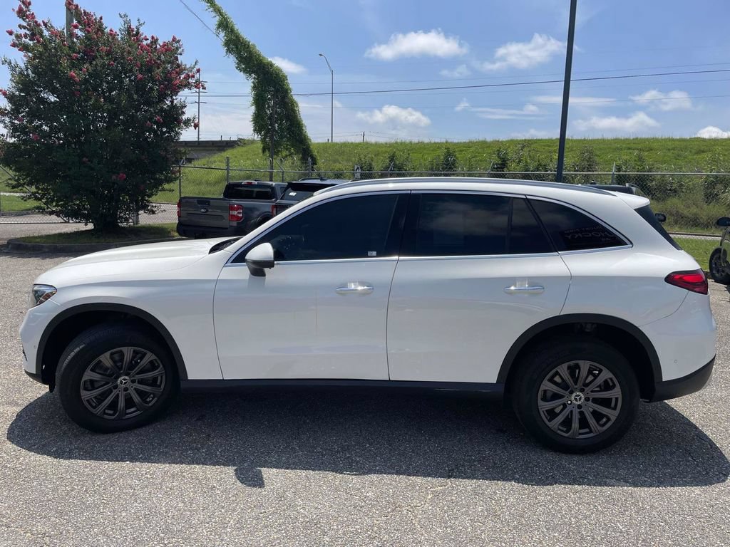 Used 2024 Mercedes-Benz GLC 300 4MATIC image 6