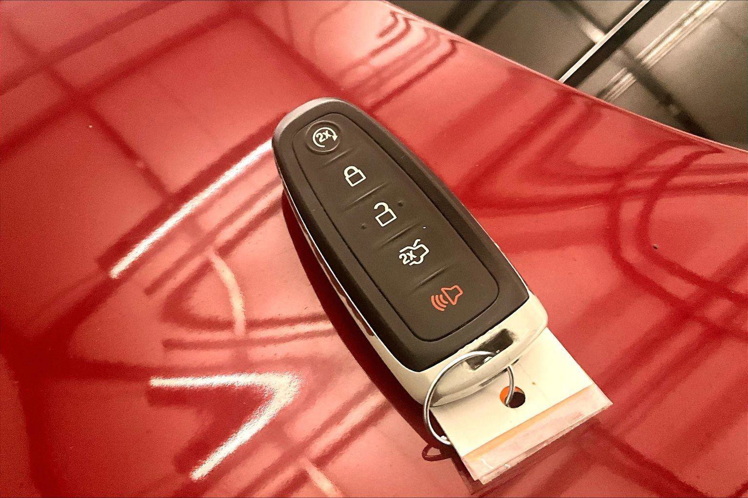 Used 2015 Ford C-MAX Energi SEL w/ Equipment Group 302A image 10