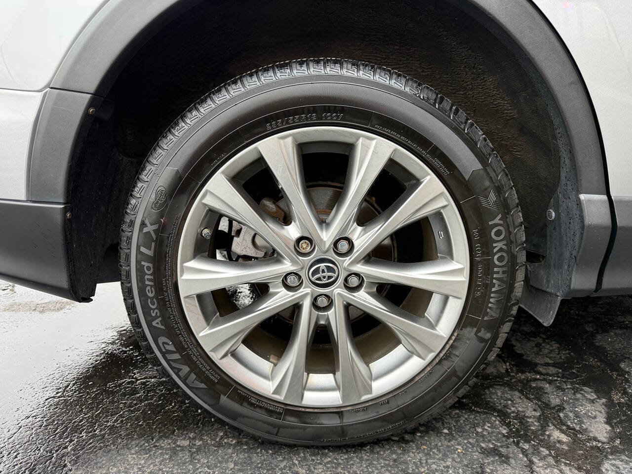 Used 2017 Toyota RAV4 Limited image 9