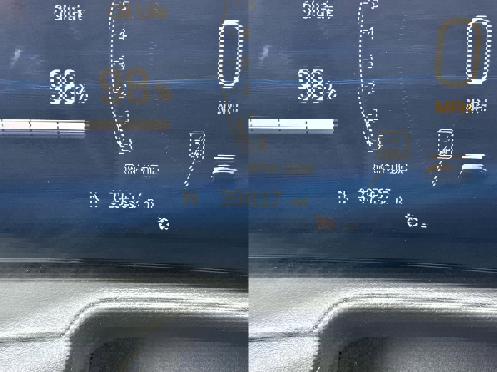 Used 2024 Cadillac XT4 Premium Luxury image 16