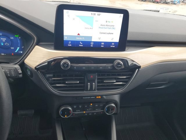 Used 2022 Ford Escape Titanium w/ Titanium Premium Package FWD image 22