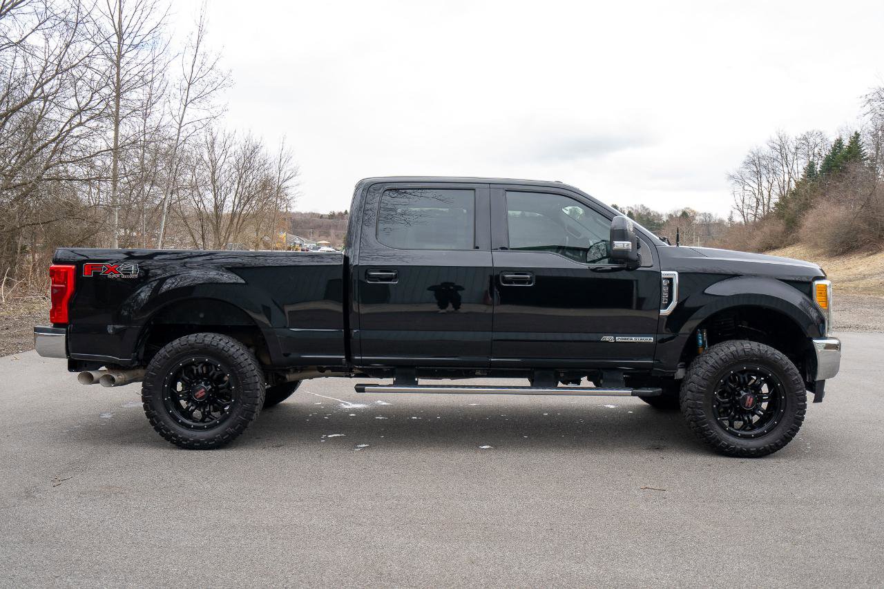 Used 2017 Ford F250 Lariat w/ Lariat Value Package image 2