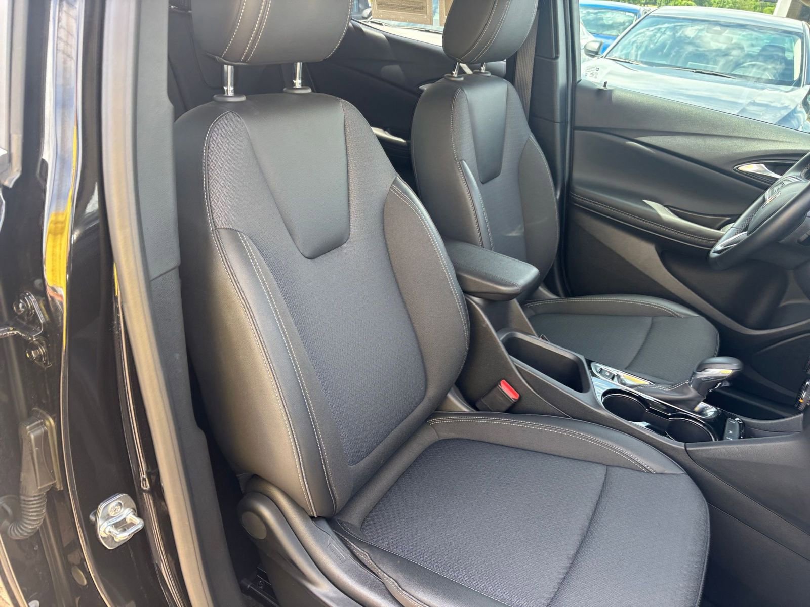 Used 2025 Buick Encore GX Preferred FWD image 35