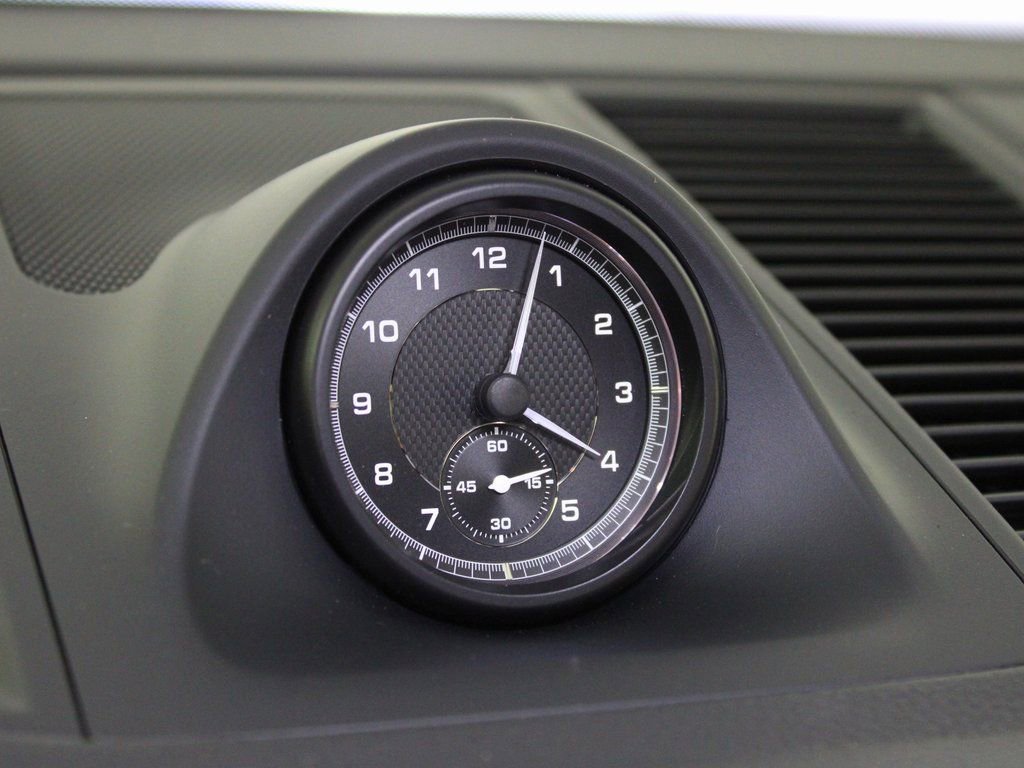 Certified 2025 Porsche Macan AWD/4WD image 23