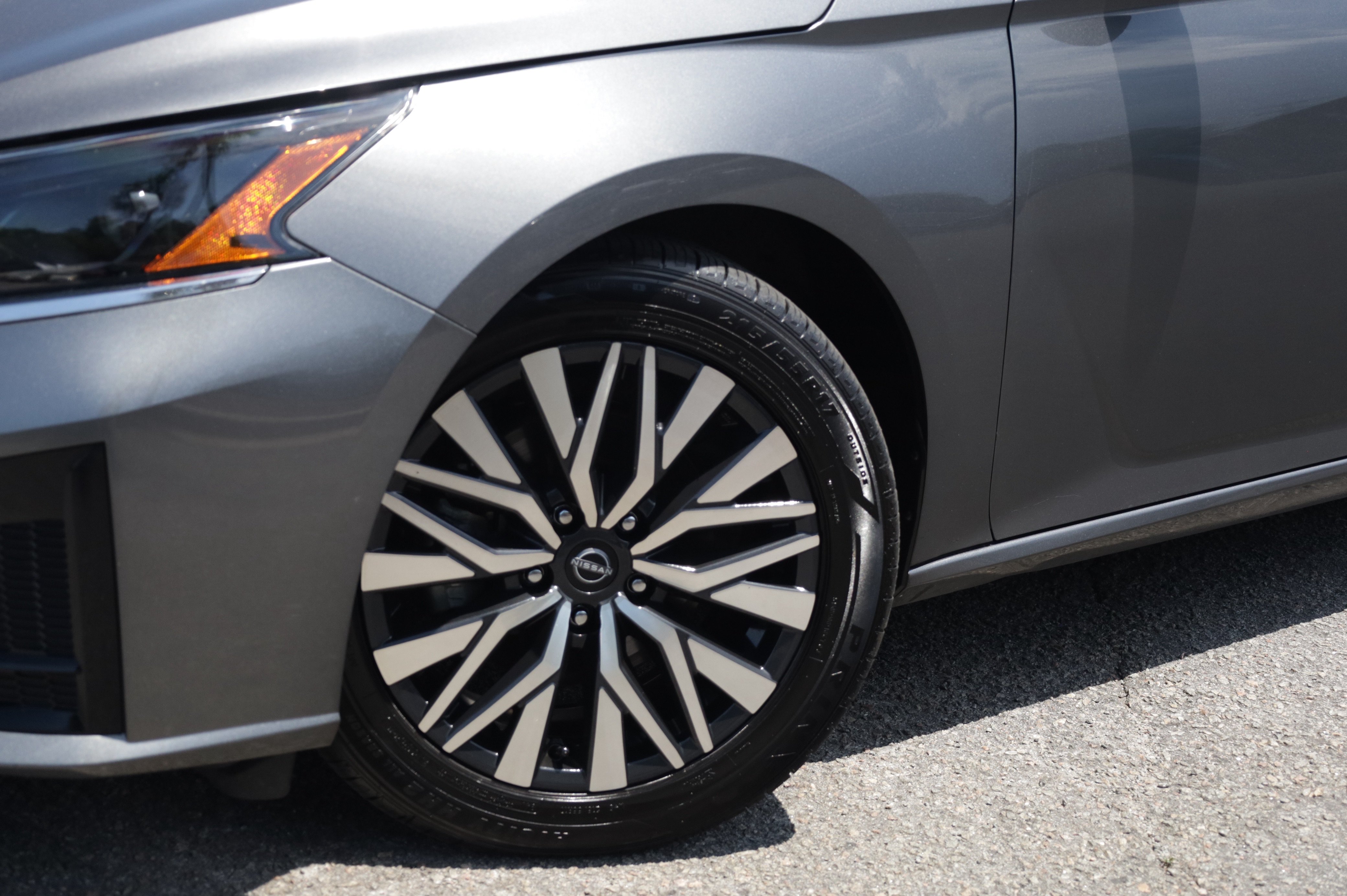 Used 2024 Nissan Altima 2.5 SV FWD image 15