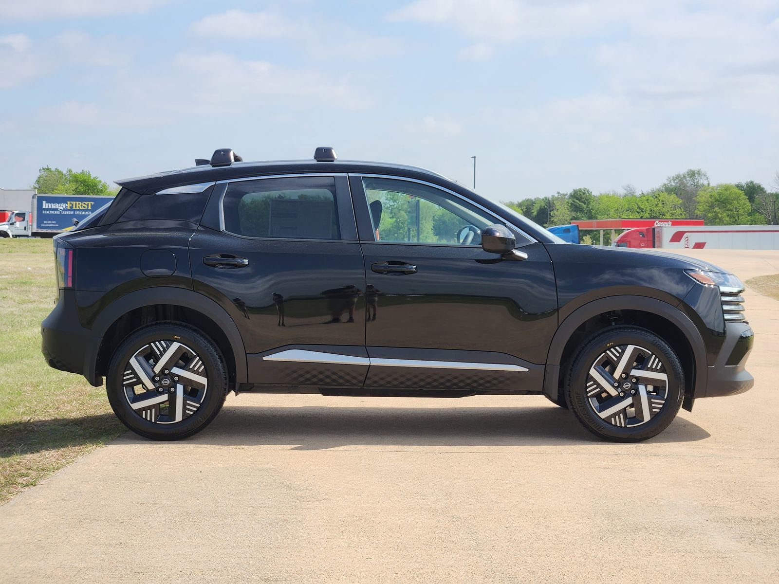 New 2026 Nissan Kicks SV image 7