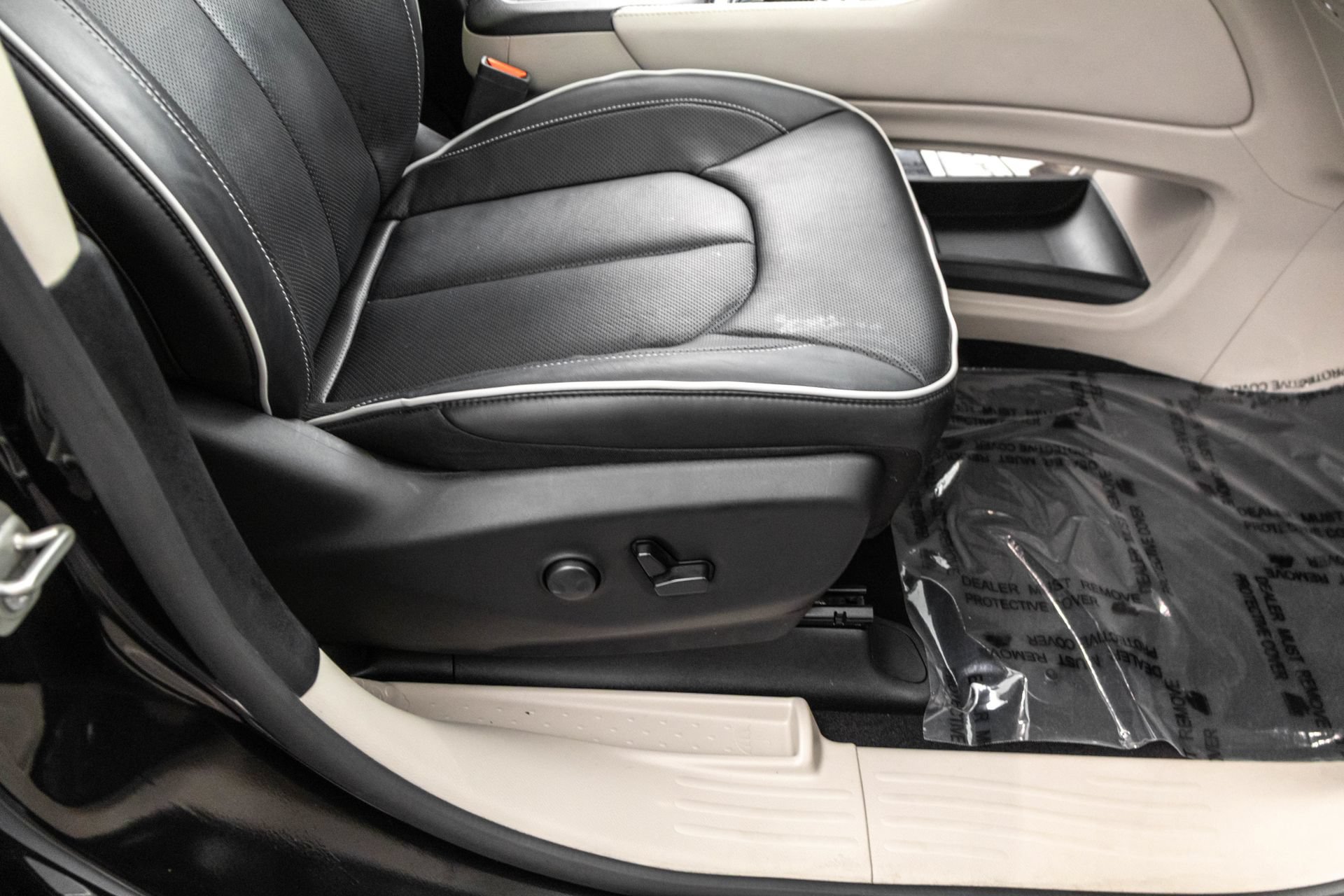 Used 2023 Chrysler Pacifica Limited FWD image 40