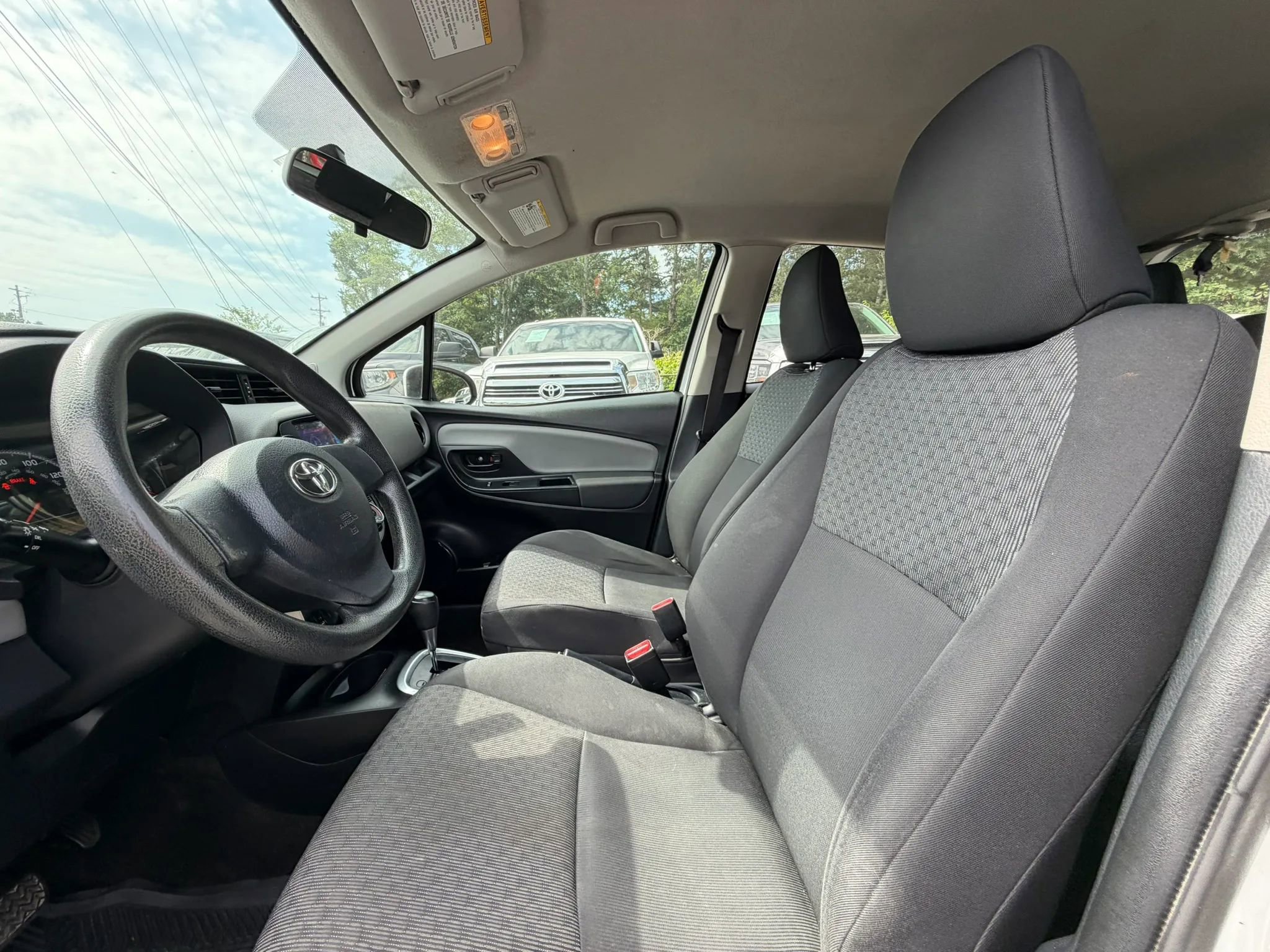 Used 2016 Toyota Yaris L FWD image 12