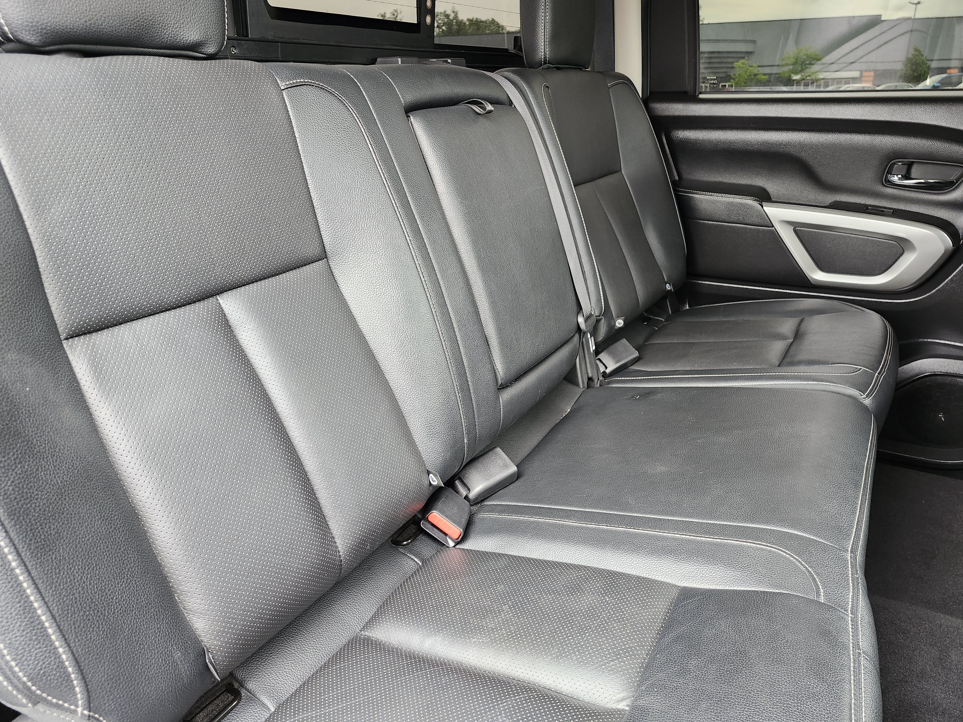 Used 2021 Nissan Titan SL w/ Moonroof Package AWD/4WD image 25