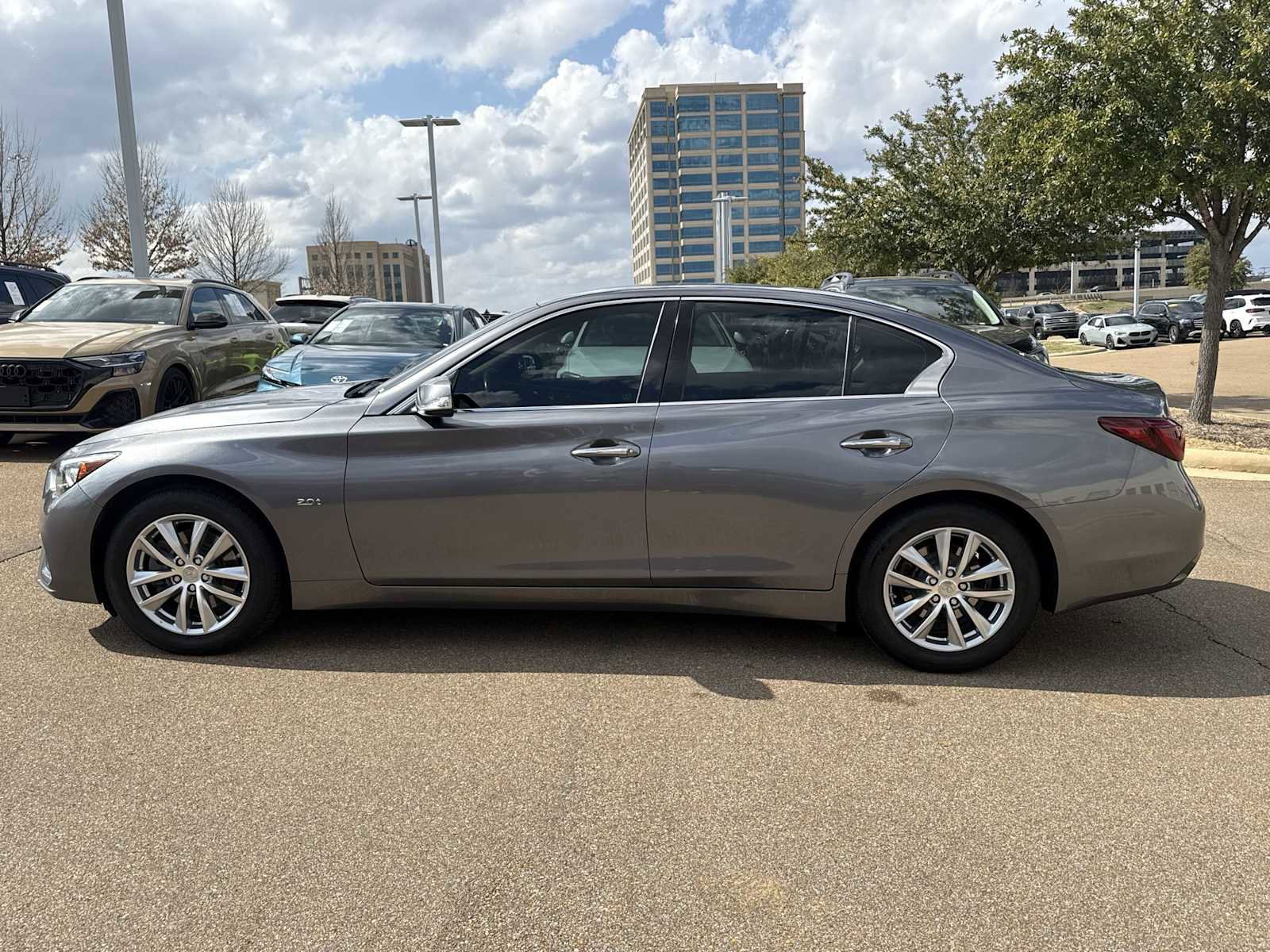 Used 2018 INFINITI Q50 Pure image 3