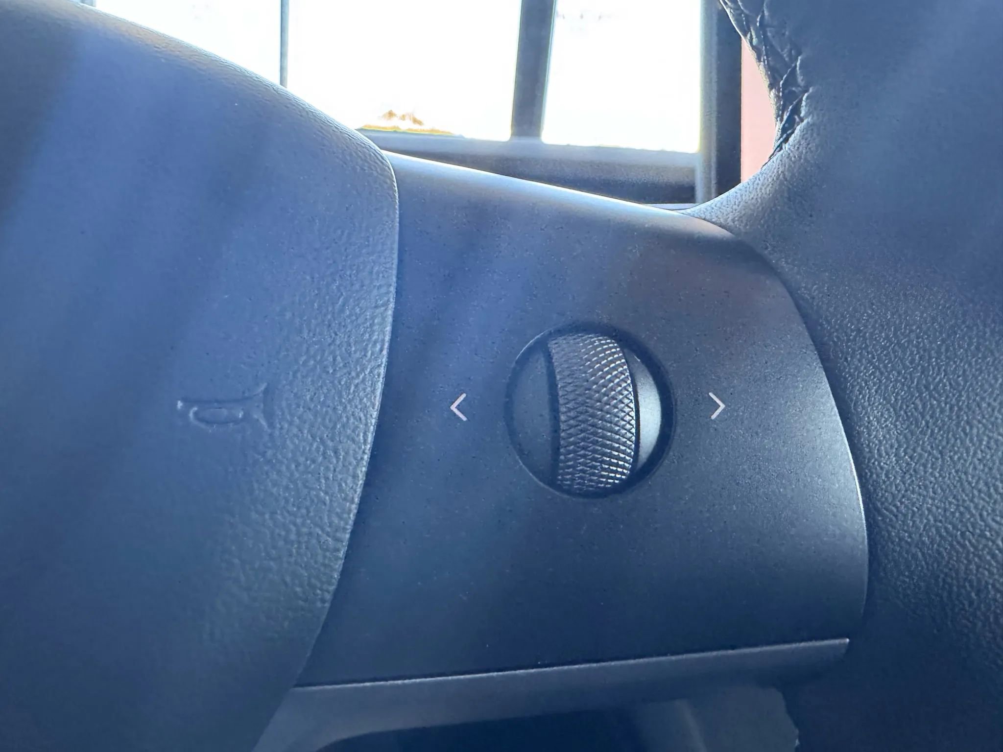 Used 2022 Tesla Model Y Long Range image 25