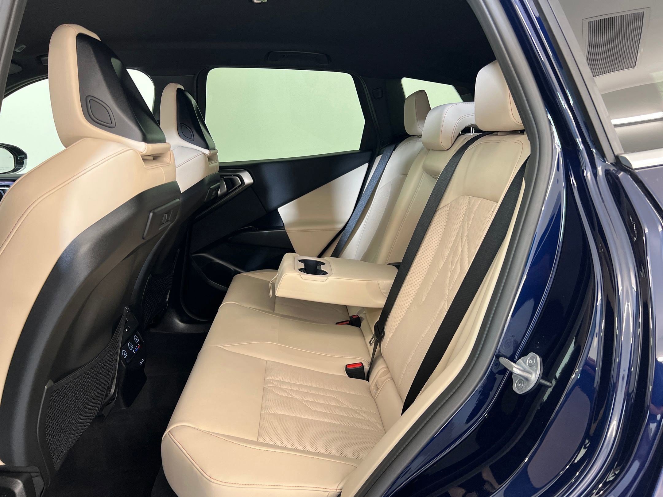 Used 2026 BMW X3 xDrive30 w/ Premium Package image 14