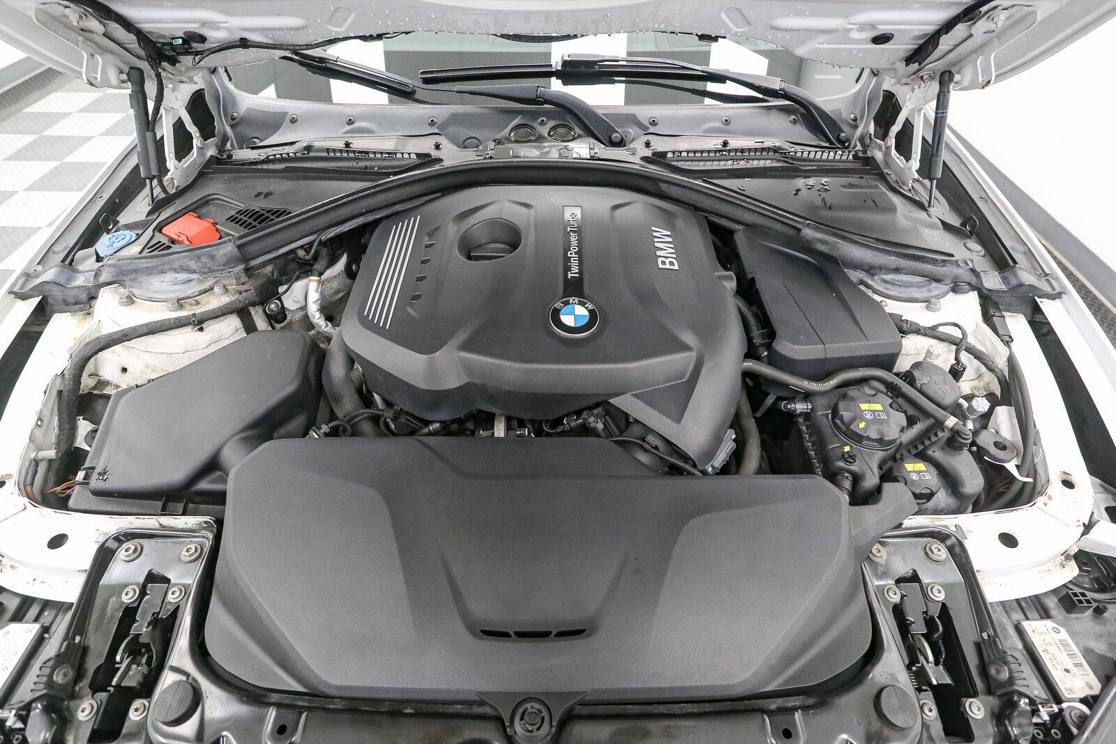 Used 2018 BMW 330i xDrive Sedan AWD/4WD image 12