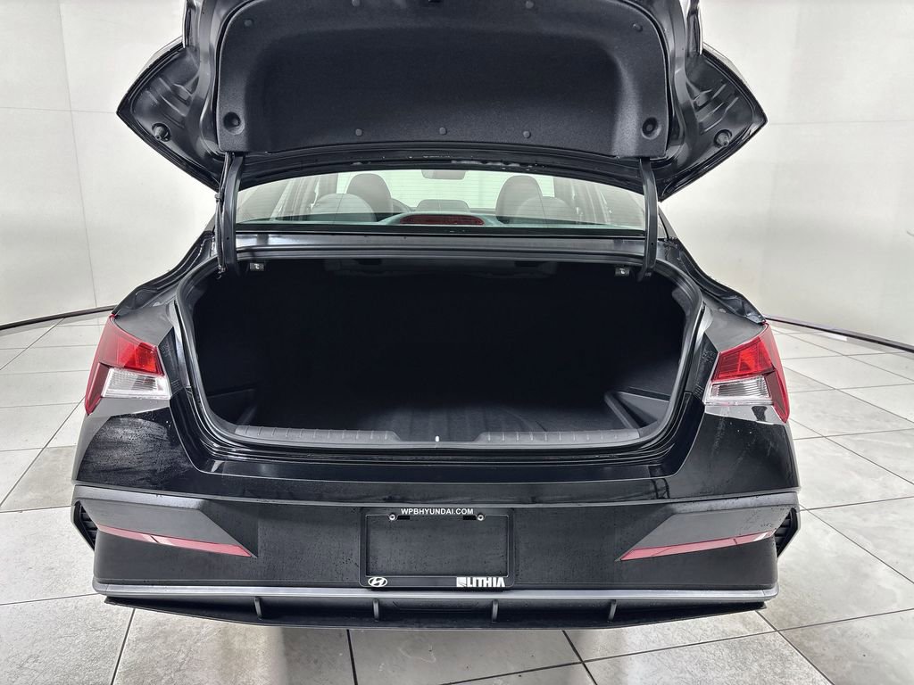 New 2026 Hyundai Elantra Sport FWD image 19