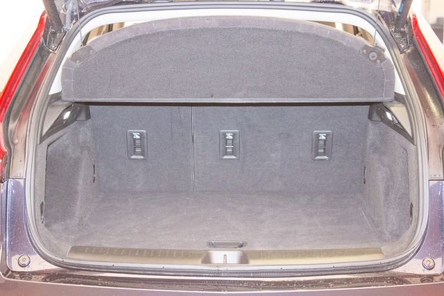 Used 2023 Cadillac XT4 Luxury w/ Cold Weather Package image 14