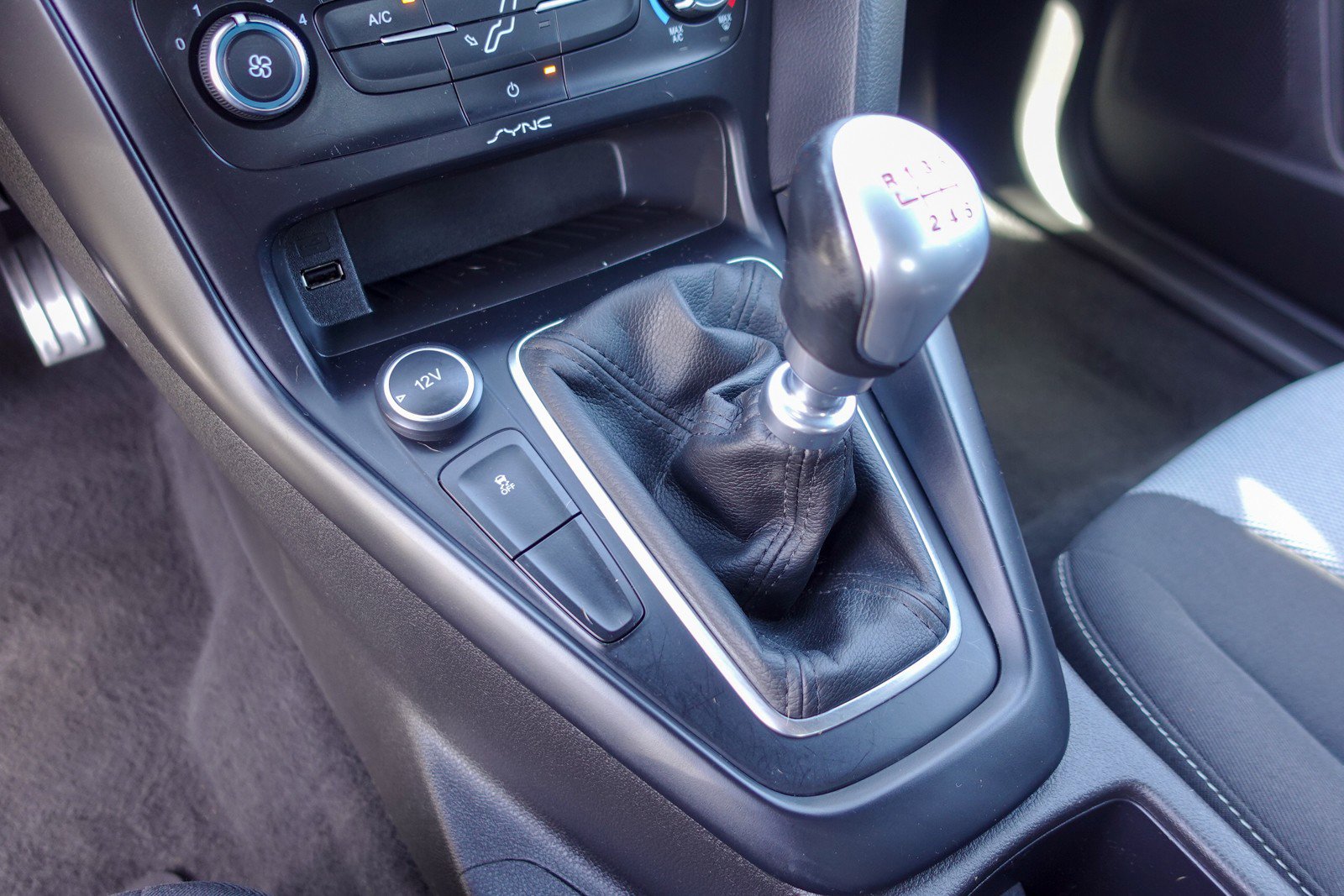 Used 2017 Ford Focus ST image 21