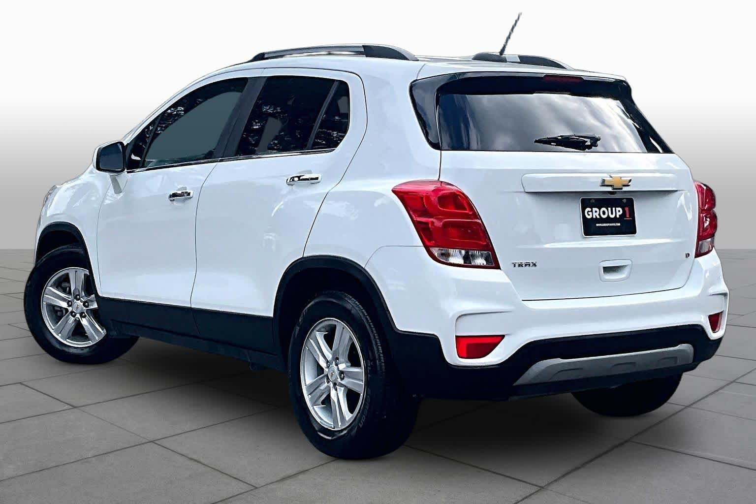 Used 2019 Chevrolet Trax LT w/ LT Convenience Package FWD image 12