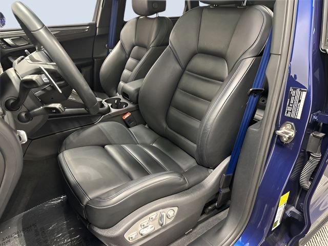 Used 2024 Porsche Macan GTS image 32