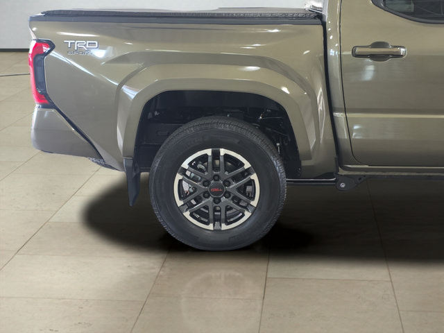 Used 2025 Toyota Tacoma TRD Sport AWD/4WD image 29