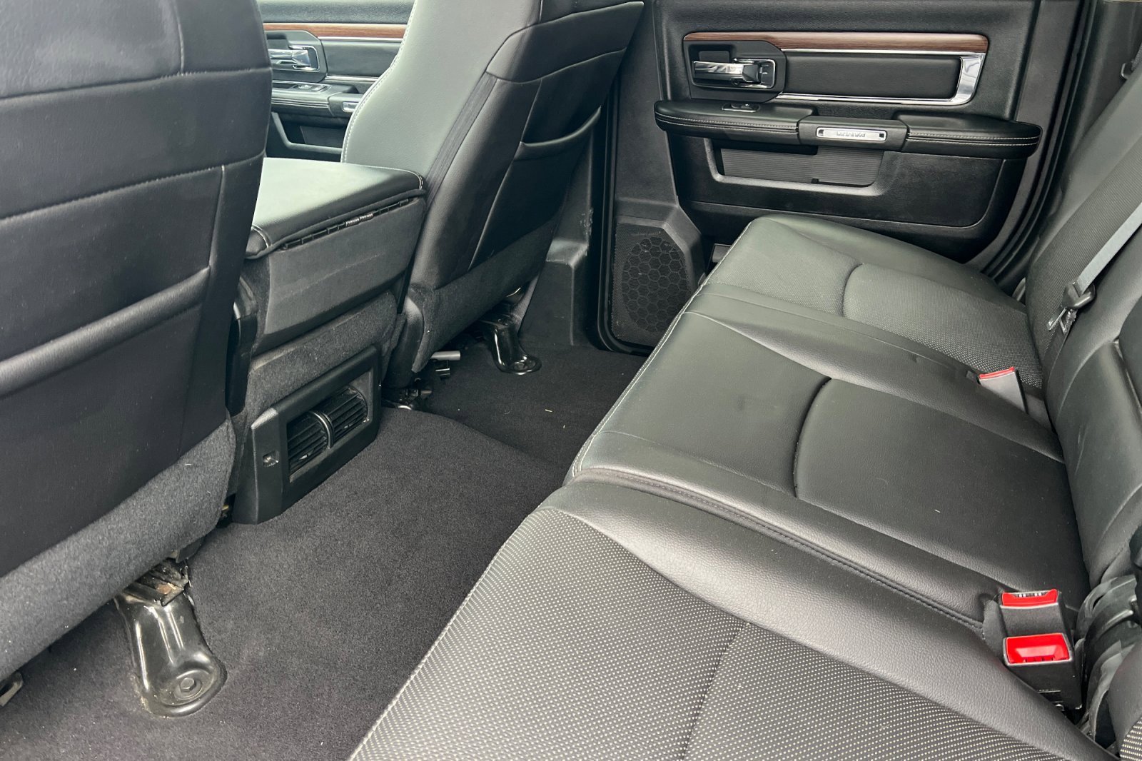 Used 2015 RAM 3500 Laramie image 12