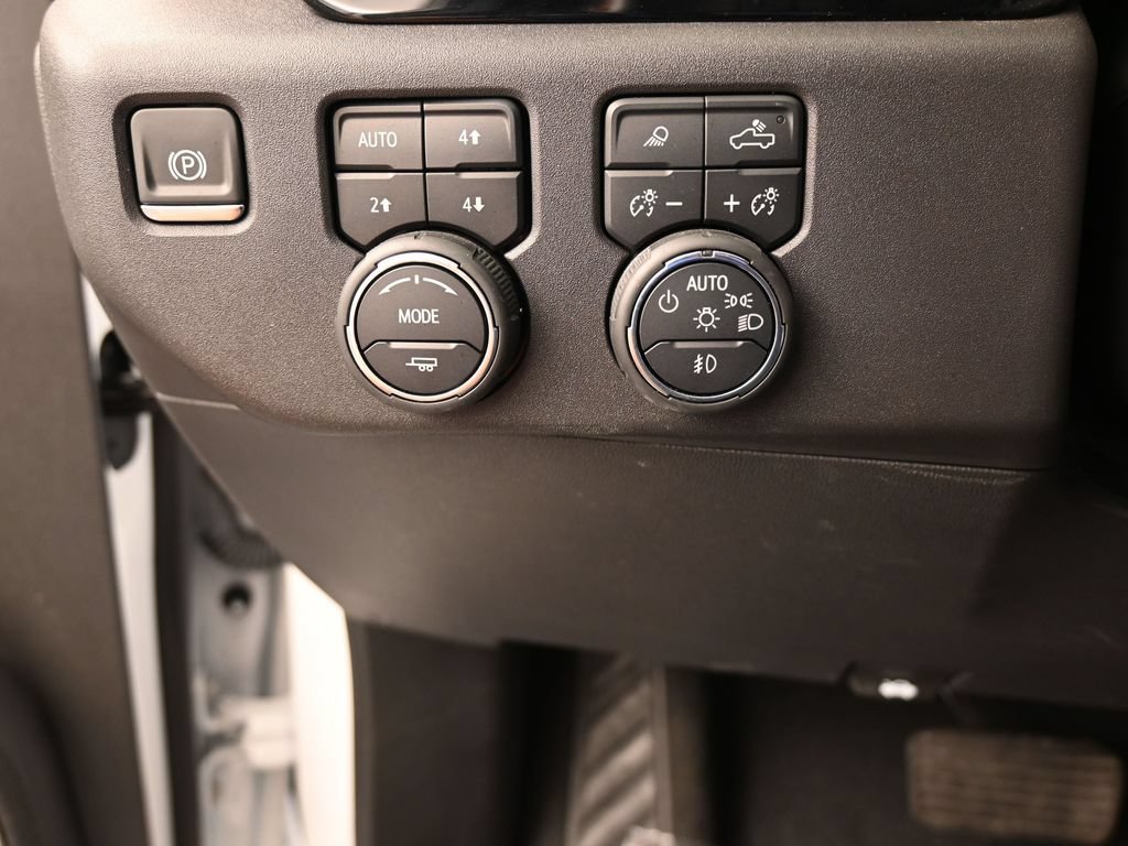 Used 2024 Chevrolet Silverado 1500 LT Trail Boss w/ LT Trail Boss Premium Package AWD/4WD image 37