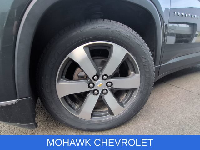 Certified 2019 Chevrolet Traverse LT w/ LT Premium Package AWD/4WD image 33