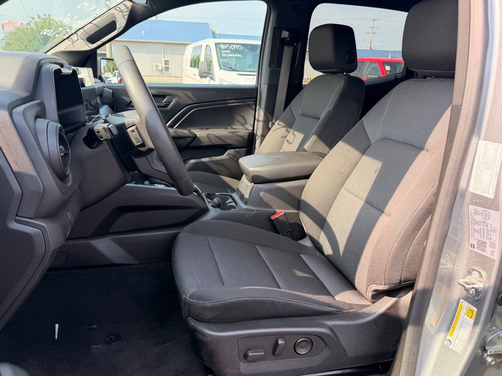 Used 2024 Chevrolet Colorado Trail Boss AWD/4WD image 10