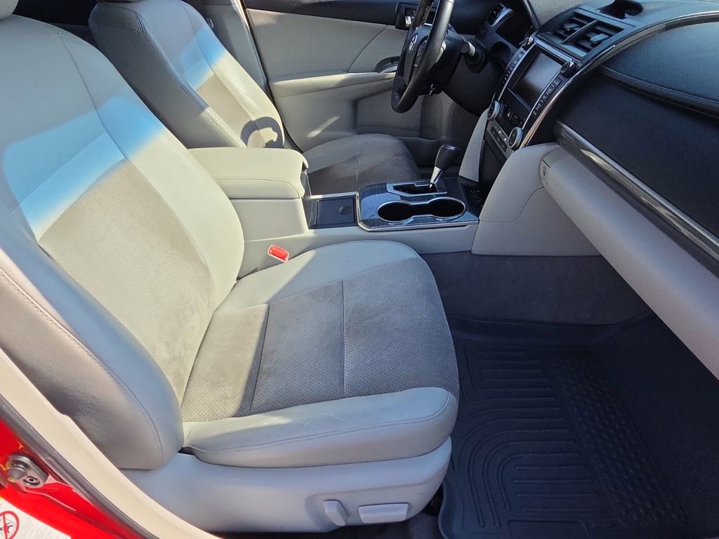 Used 2012 Toyota Camry XLE w/ Leather Pkg FWD image 18