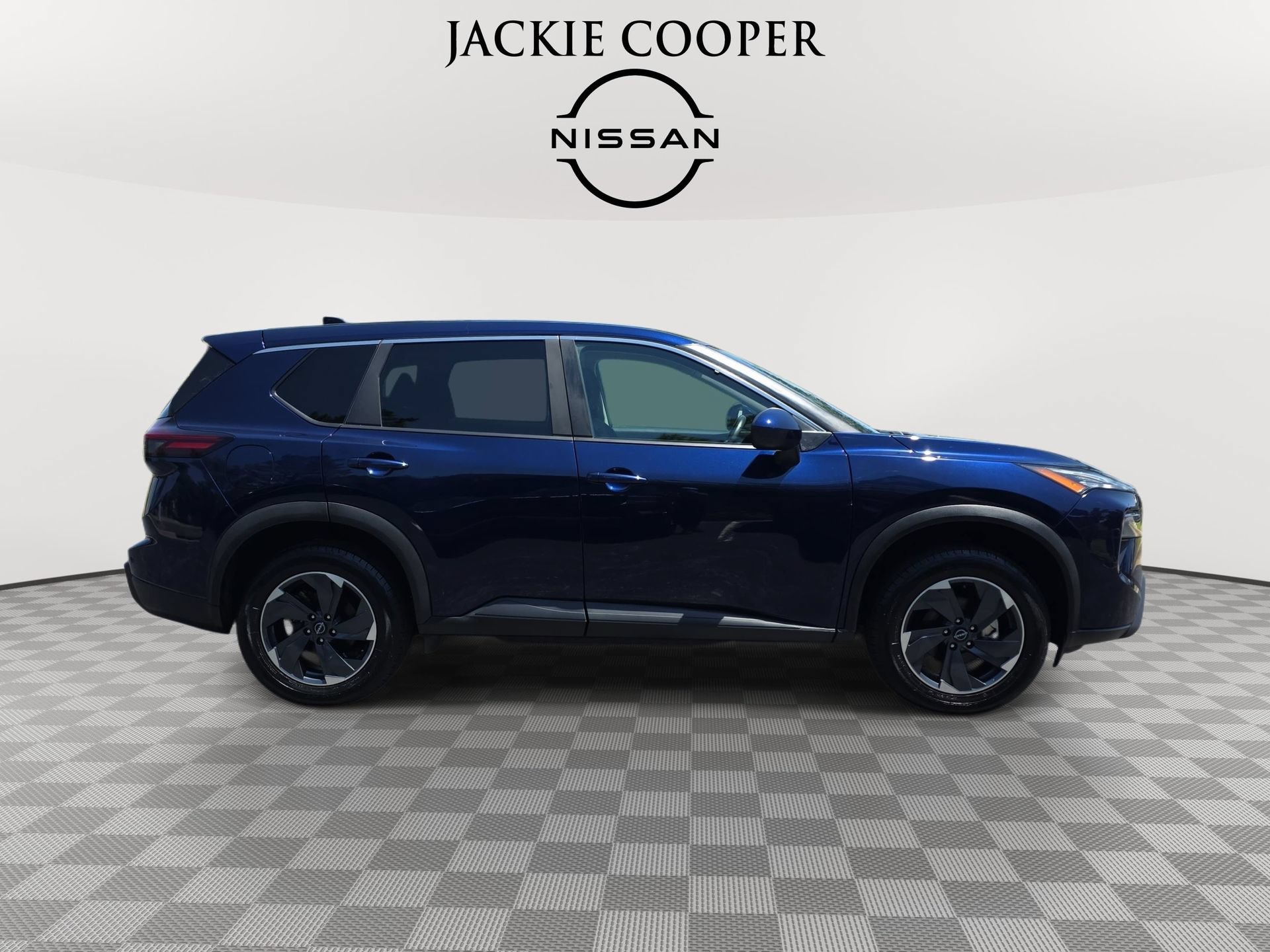 Used 2025 Nissan Rogue SV FWD image 4