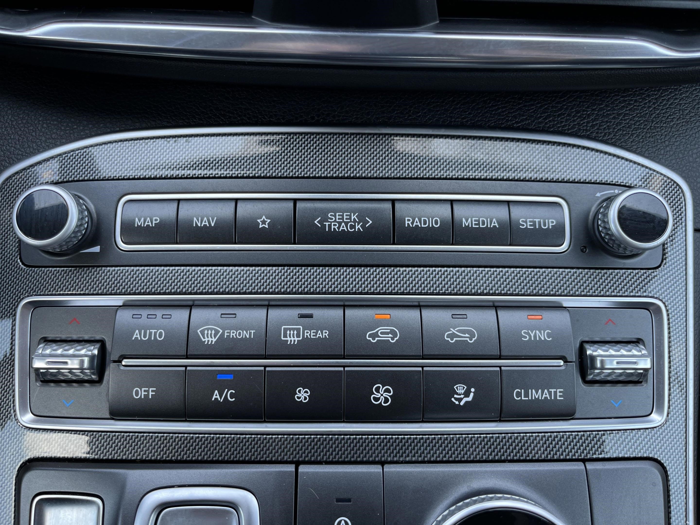 Used 2023 Hyundai Santa Fe SEL FWD image 13