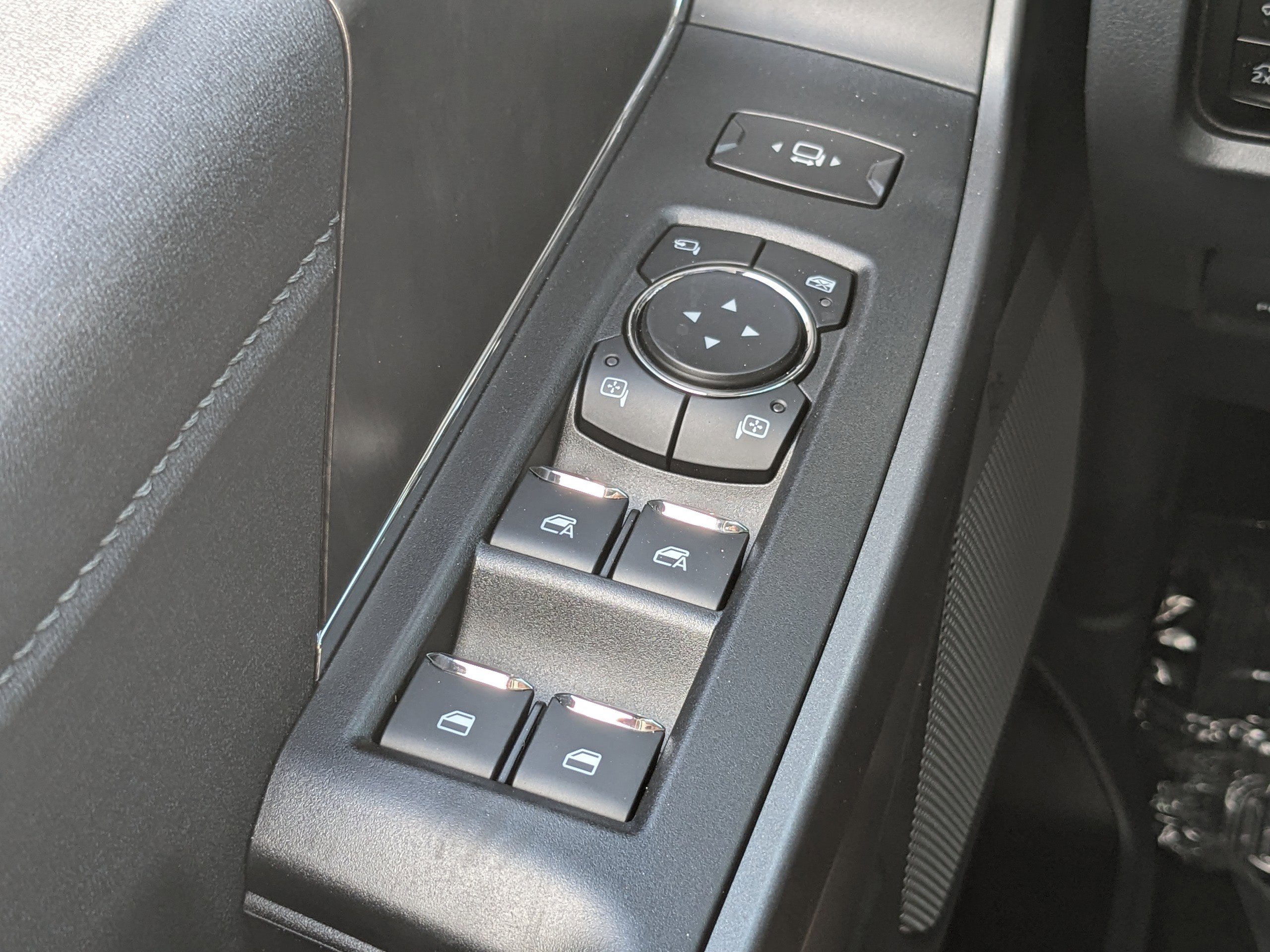 New 2025 Ford F250 Lariat w/ Lariat Ultimate Package image 21
