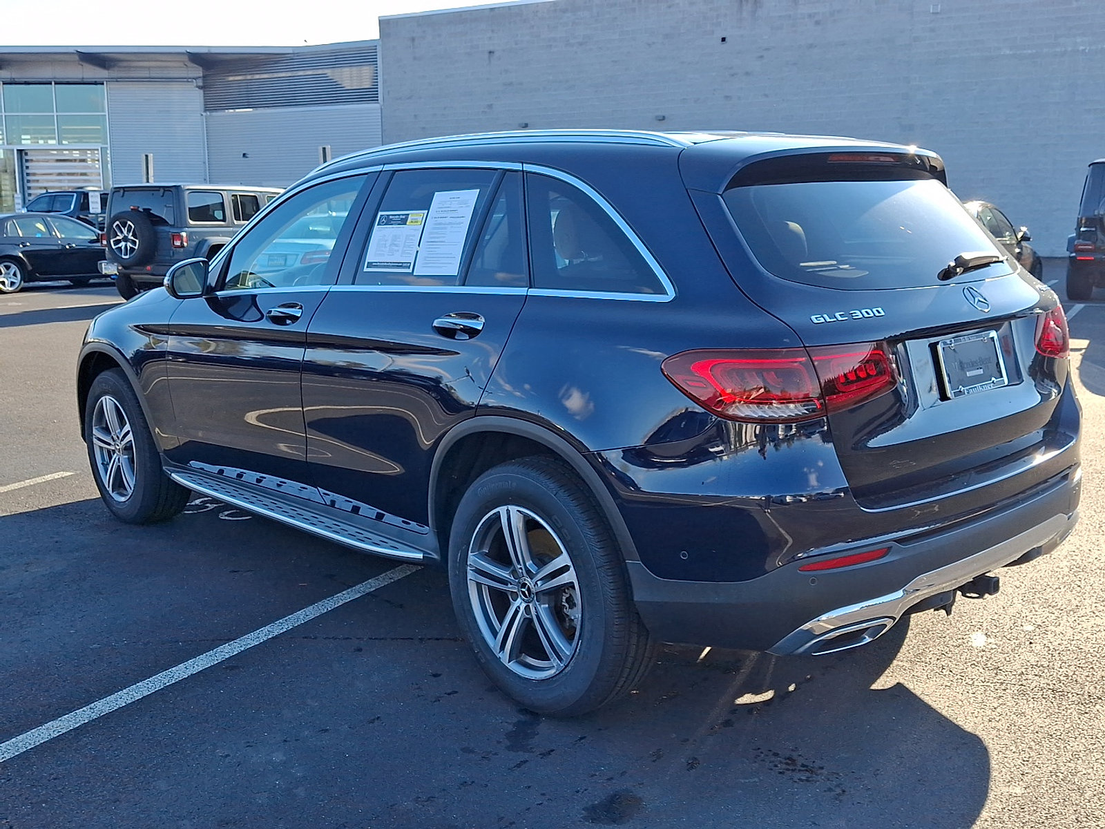 Used 2022 Mercedes-Benz GLC 300 4MATIC image 4