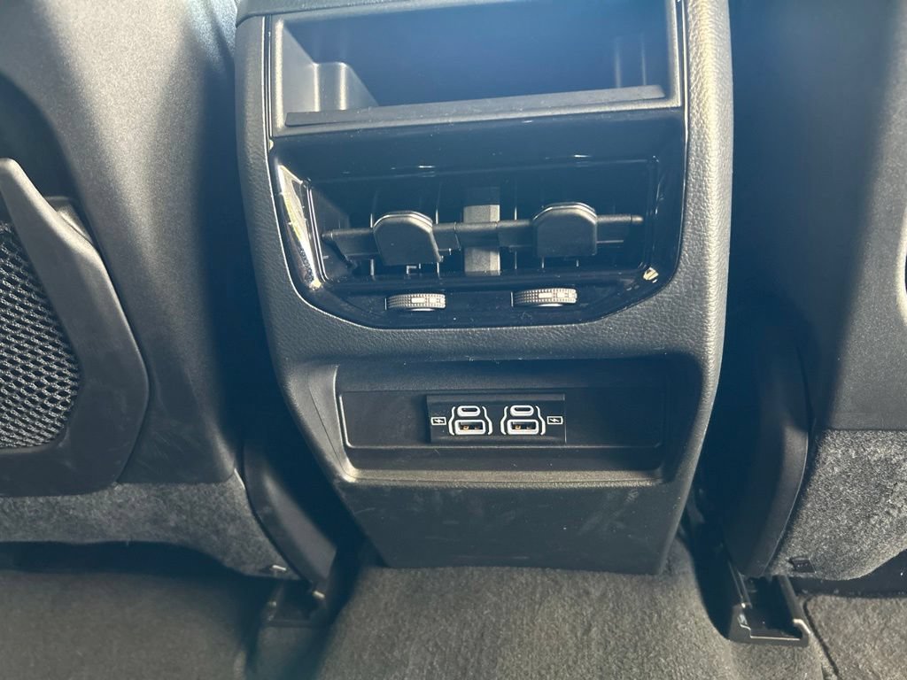 Used 2025 Jeep Grand Cherokee Laredo AWD/4WD image 28