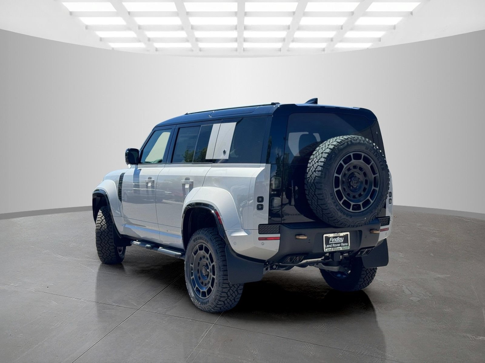 New 2026 Land Rover Defender 110 OCTA AWD/4WD image 7