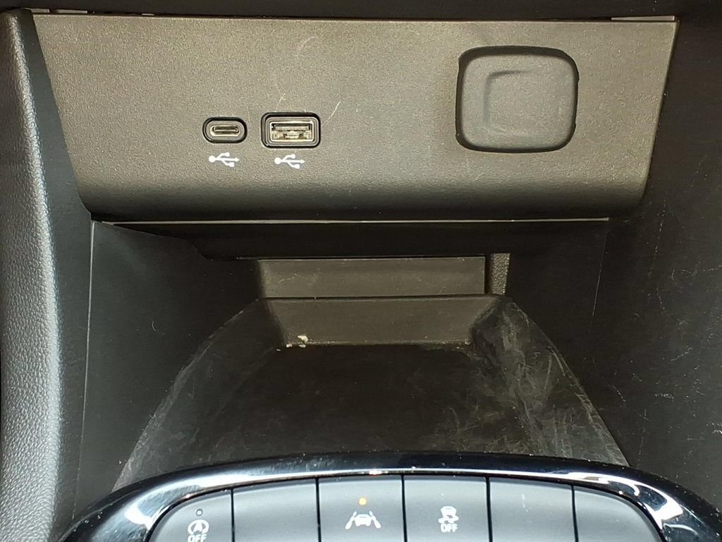 Used 2025 Buick Encore GX Sport Touring FWD image 19