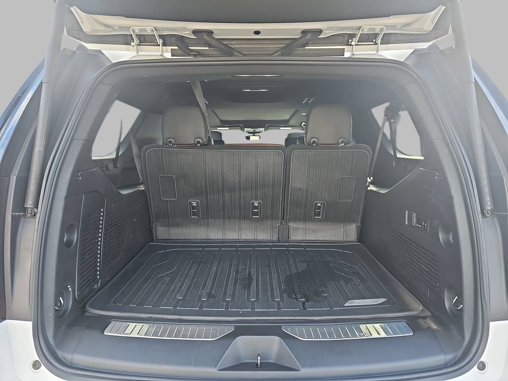 Certified 2023 GMC Yukon XL Denali Ultimate w/ LPO, Floor Liner Package AWD/4WD image 15