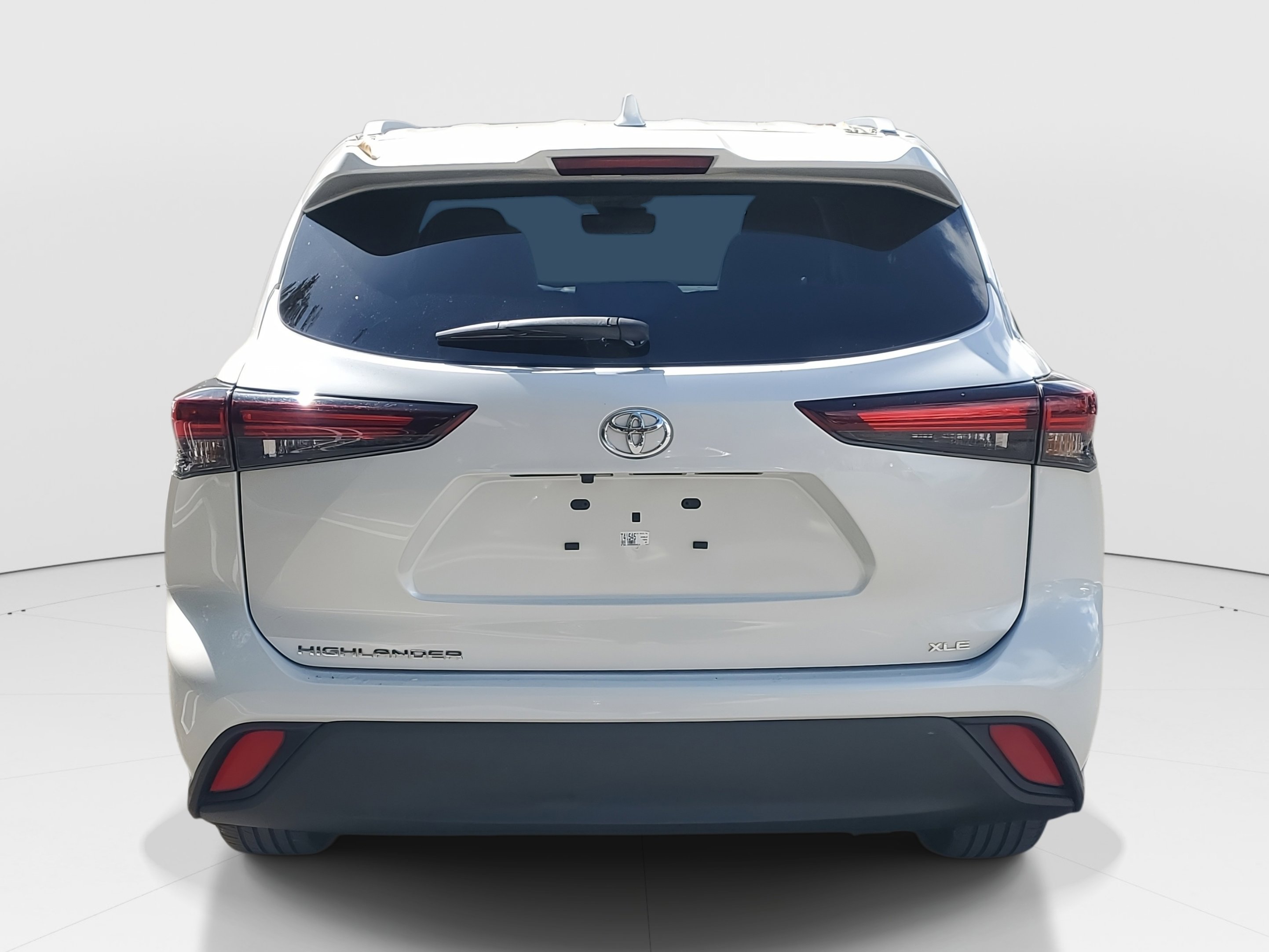 Used 2024 Toyota Highlander XLE image 6