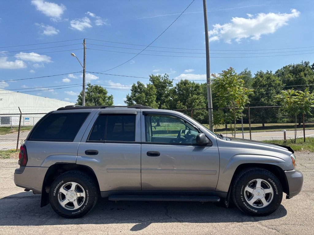 Used 2006 Chevrolet TrailBlazer LS w/ LS Preferred Equipment Group AWD/4WD image 2