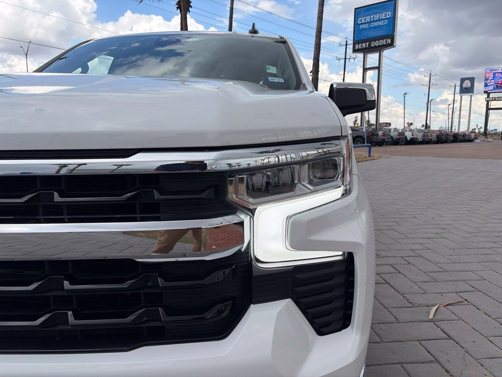 Used 2025 Chevrolet Silverado 1500 LT RWD image 3