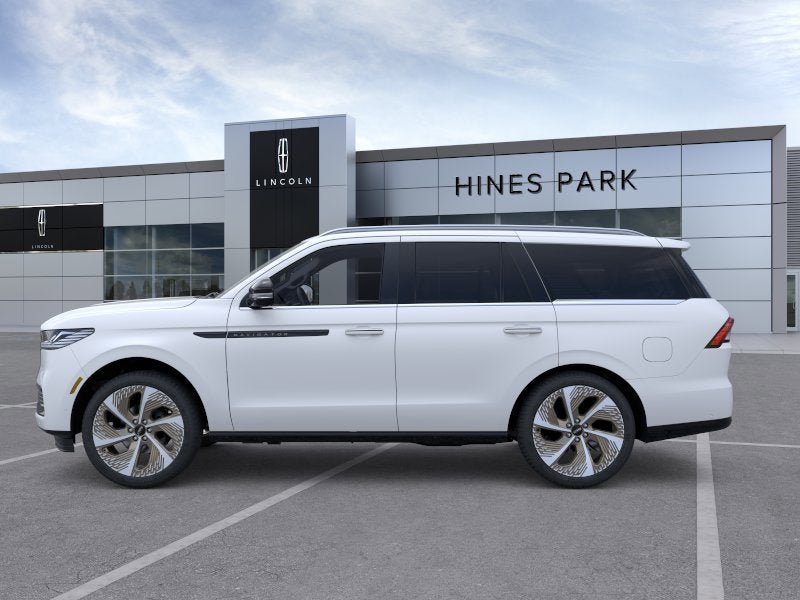 New 2026 Lincoln Navigator Black Label AWD/4WD image 3