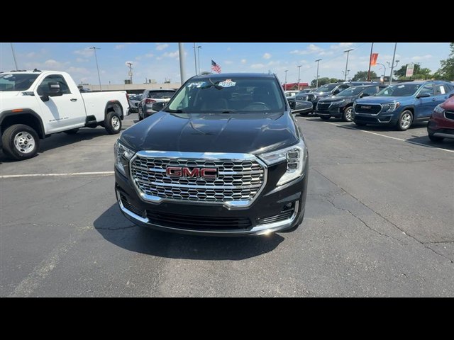 Used 2022 GMC Terrain Denali AWD/4WD image 3