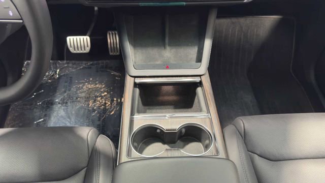 Used 2024 Tesla Model X image 24