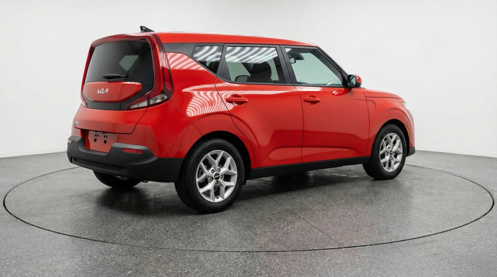 Used 2025 Kia Soul LX w/ LX Technology Package FWD image 7